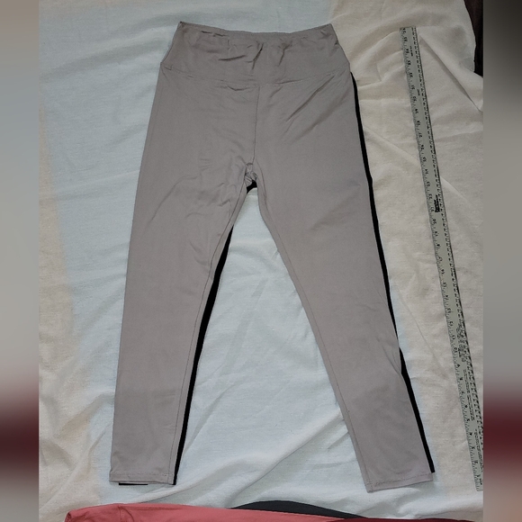 Set of 6 Leggings, Size L-XL - Picture 9 of 13
